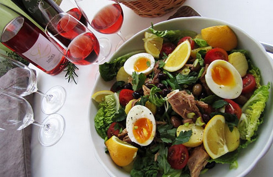 Salade Niçoise aux croutons à l'ail